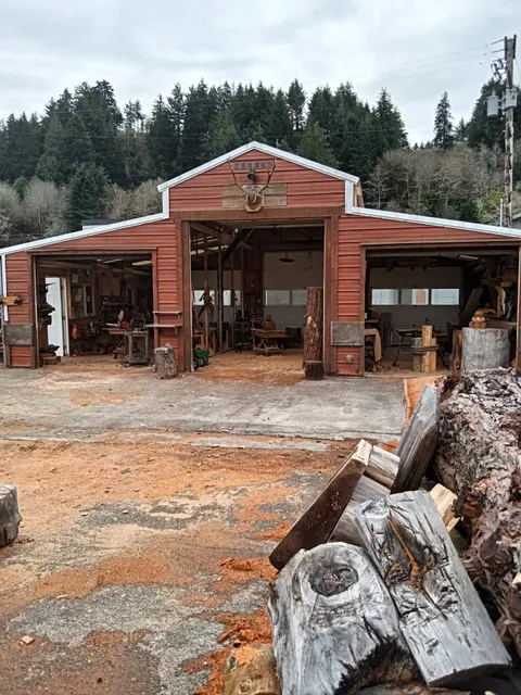 Ellies Chainsaw Art Gallery