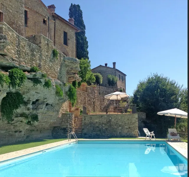 oasi con piscina tra le crete Senesi