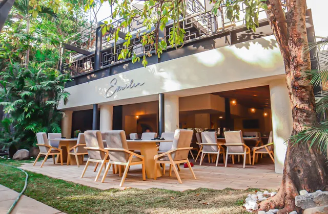 Emilia, Restaurante & Galería