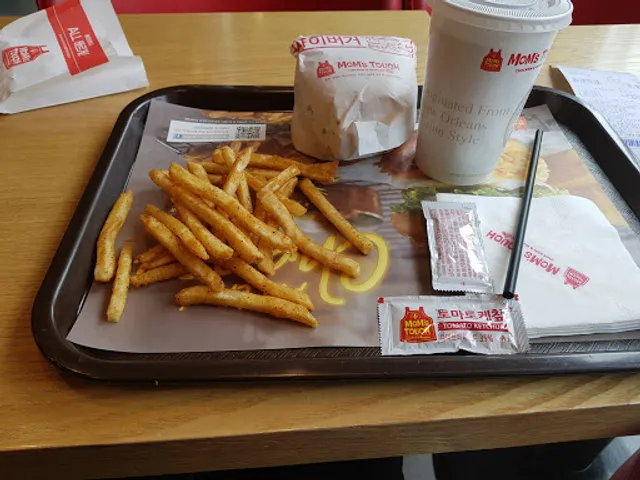 맘스터치 망월사역점