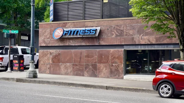 24 Hour Fitness