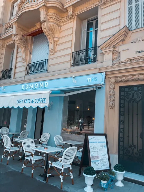 EDMOND café #1 (Breakfast | Brunch | Cakes)