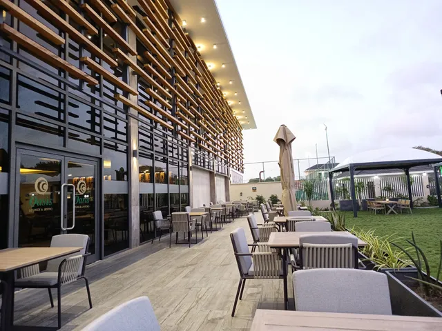 Oasis Lounge & Bistro - Alisa Hotel