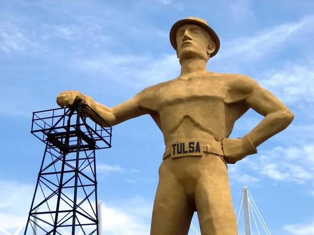 Golden Driller Statue