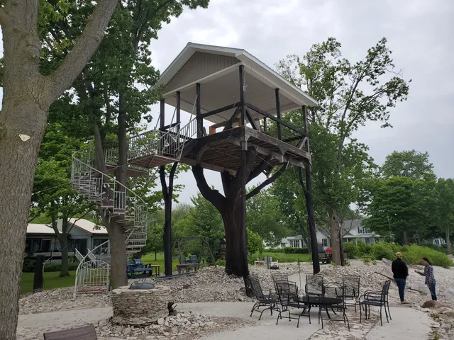 Herndon's Lodge on the Lake