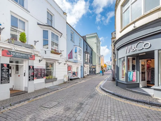 Berlin House (Accommodation)