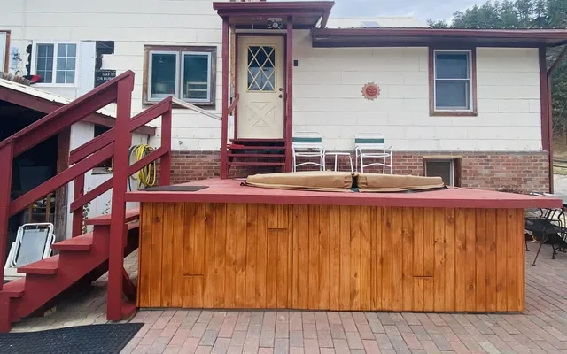 Black Hills Cabins & Motel at Quail's Crossing