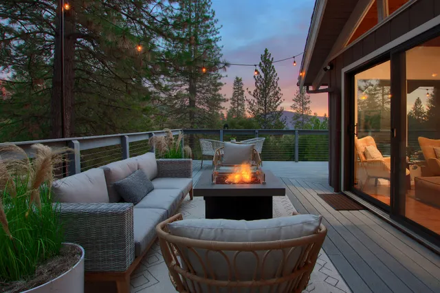 Ponderosa Pines Escape