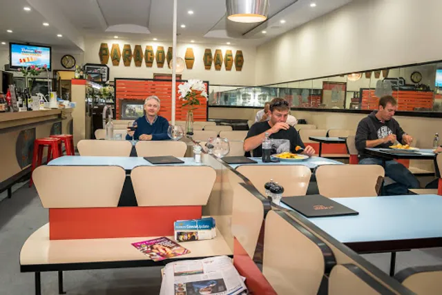 WEST WYALONG Paragon Cafe