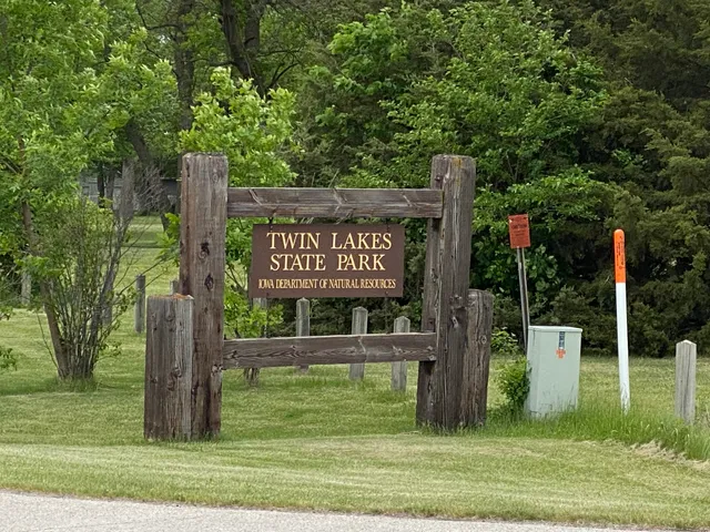 Twin Lakes State Park