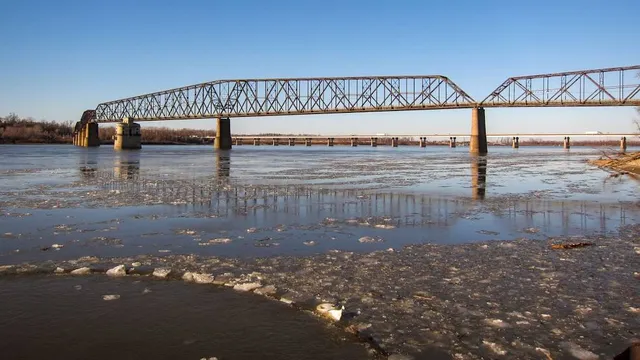 Old Chain of Rocks Bridge