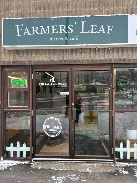 Farmers' Leaf Market & Café