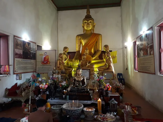 Wat Koh San Phra