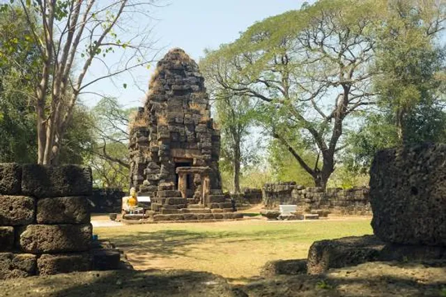 Ku Mahathat (Prang Koo Ban Khwao): Ancient Khmer Ruins