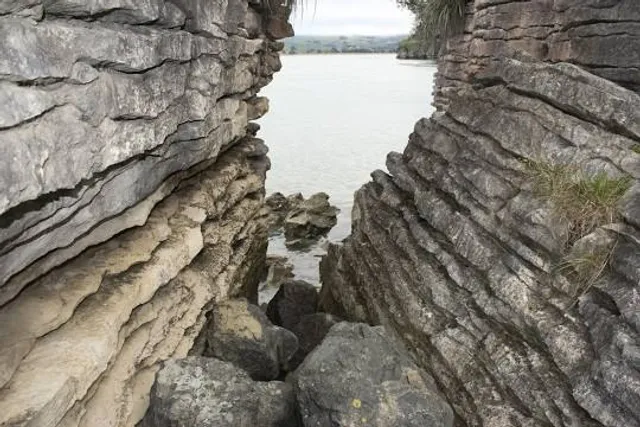 Pancake Rocks Raglan