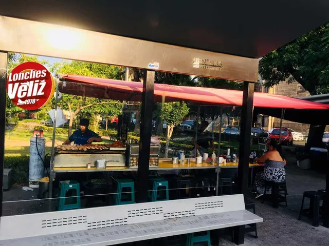 Lonches Veliz Parque Mexicaltzingo