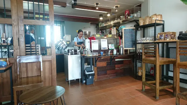 Totti Coffee Suvarnabhumi by Vena