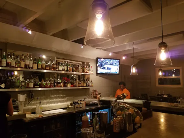 1618 West Seafood Grille