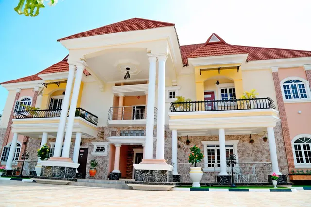 5 Star Villa Hotel