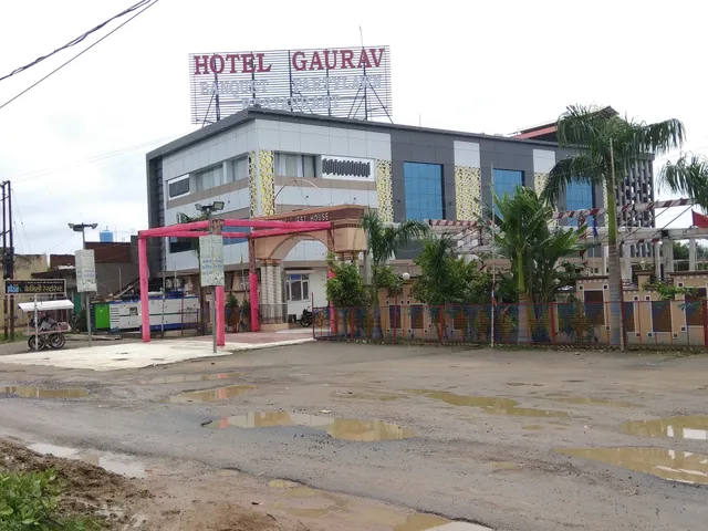 Hotel Gaurav, Mauranipur