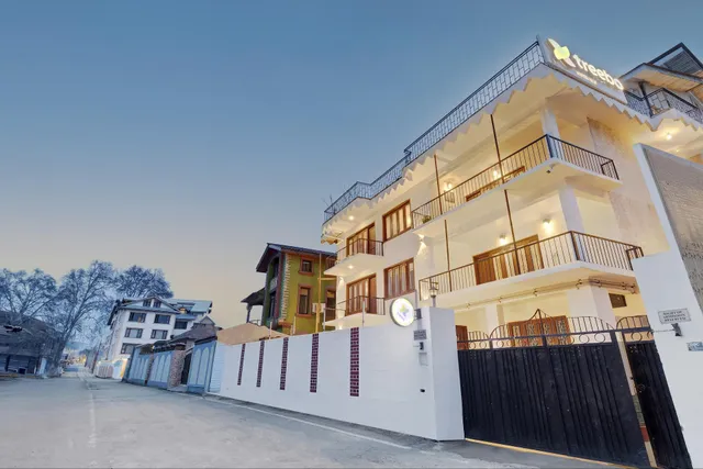 Treebo Vitasta Villa