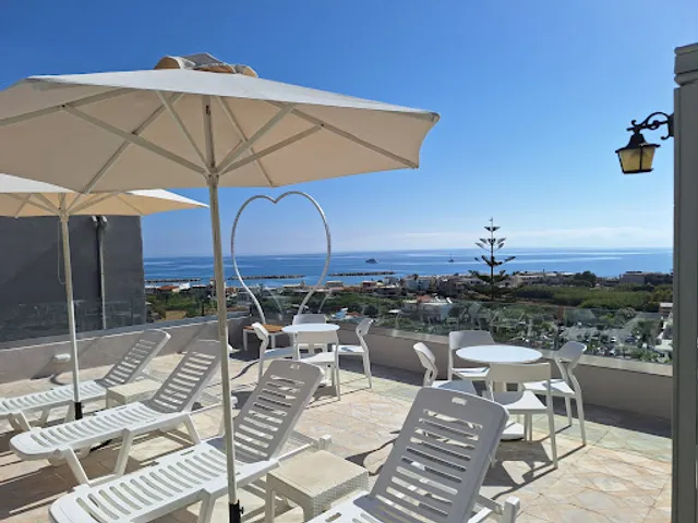 Aphea Cocktail Pool-Bar Restaurant