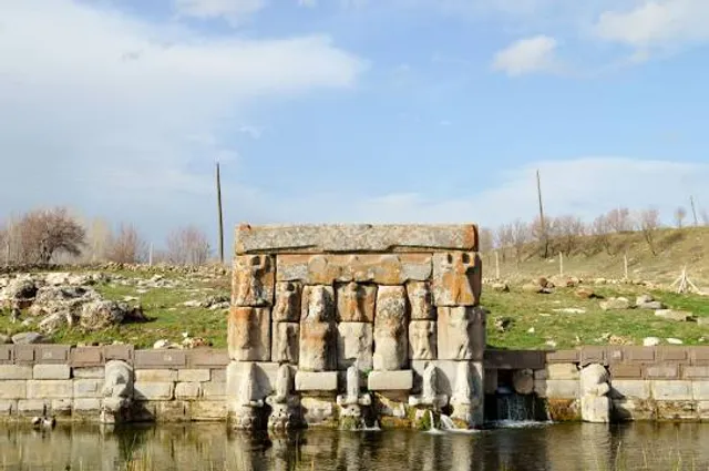 Eflatun Pınar Hitit Anıtı