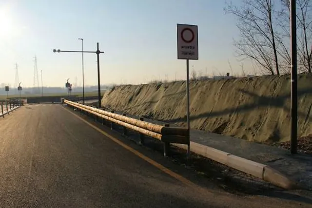 Tomamaeyuhigaoka White Beach