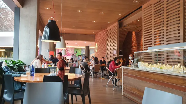 Crepes & Waffles Centro Comercial El Edén