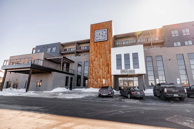 Brewhalla - Market / Events / Hotel