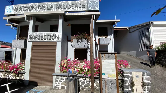 Maison De La Broderie