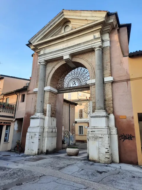 Porta Sisi