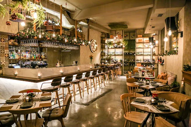 Caravin Wine & Wanderlust