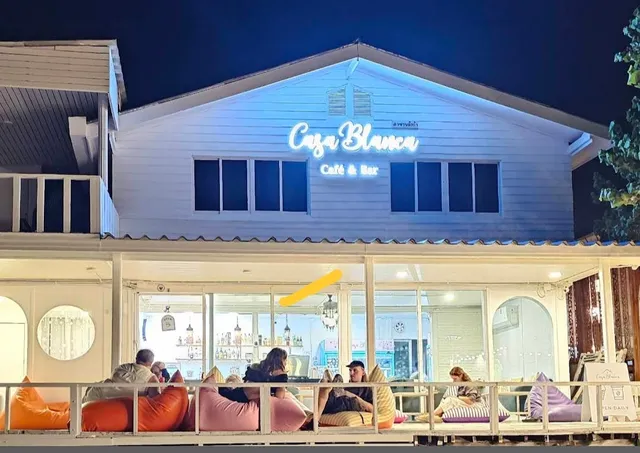 CasaBlanca​ at Samed Cafe​&Bar คาซาบลังก้า เกาะเสม็ด [อ่าววงเดือน]