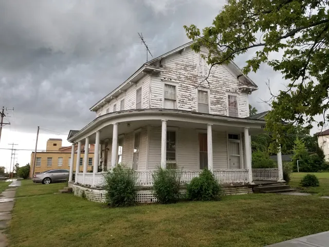 The 1858 Garnett House Hotel