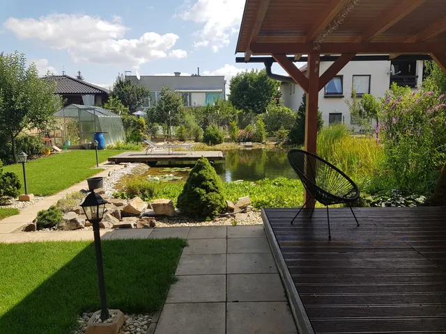 Eleonora House with Sauna and Pond