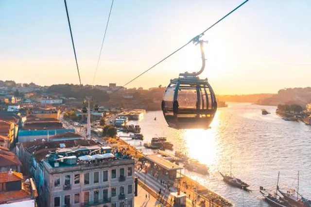 Gaia Cable Car - Jardim do Morro station