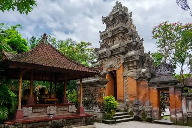 Puri Saren Agung Ubud ( Puri Saren Ubud )