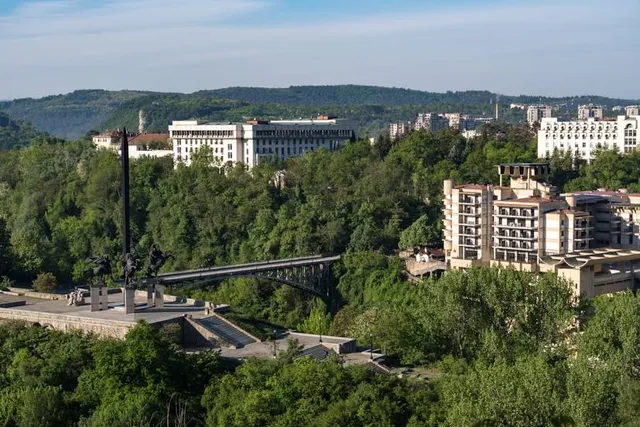 Monument to the Assen Dynasty