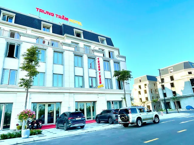 Khách sạn Trung Trầm