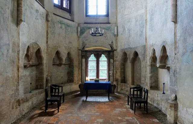 Kaple na hradě Houska