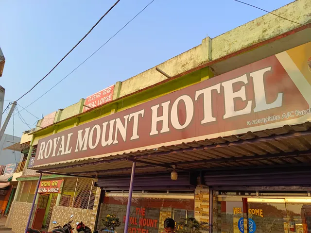 The Royal Mount Hotel & Lodge