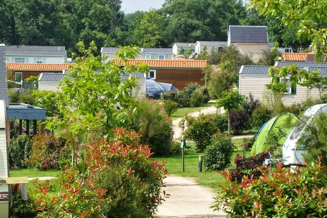 Camping Au Bois du Cé - Camping Puy du Fou 4 étoiles