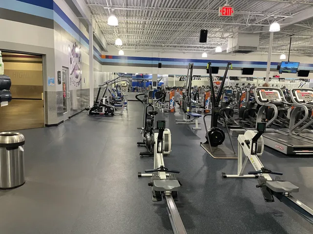 Crunch Fitness - West End