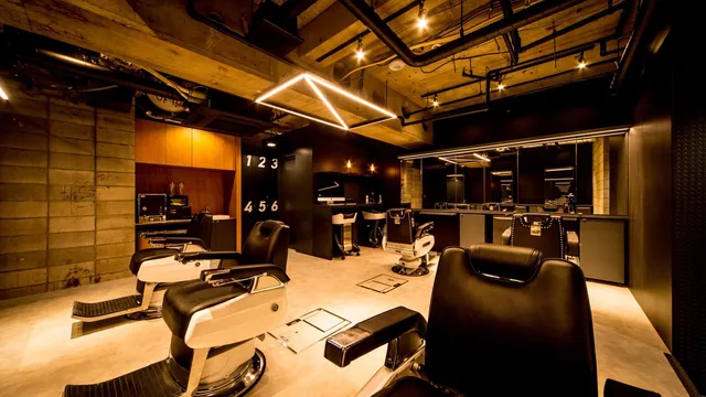 FRANK’S BARBER and BEERCLUB 히비야점