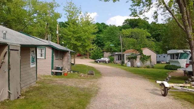 Maple Island Resort - Seasonal Campground ONLY