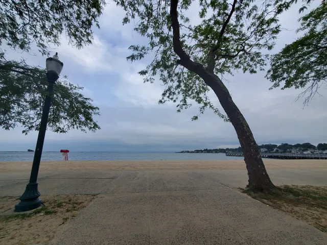 Cummings Park Beach