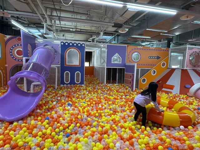 追風奇幻島-內湖家樂福