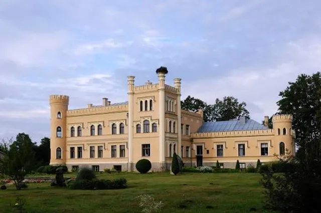 Gārsenes muižas pils