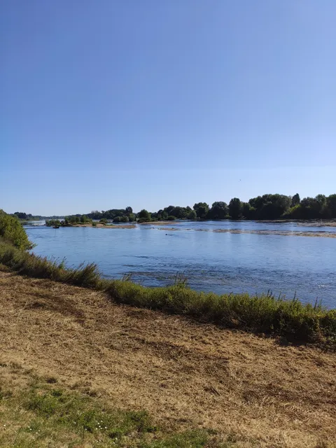 Restes de l'ancien pont de Meung-sur-Loire